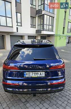 Внедорожник / Кроссовер Audi Q7 2021 в 