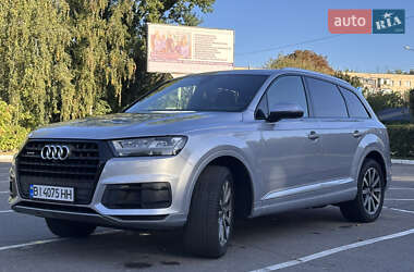 Позашляховик / Кросовер Audi Q7 2018 в 