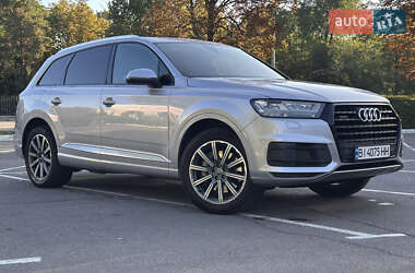 Позашляховик / Кросовер Audi Q7 2018 в 
