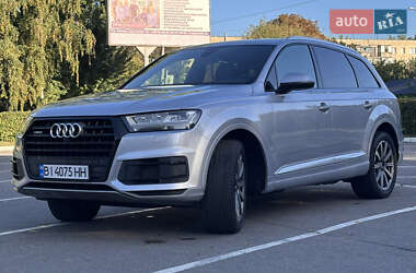 Позашляховик / Кросовер Audi Q7 2018 в 