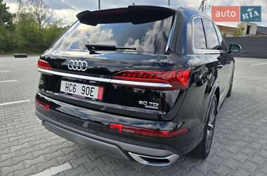 Позашляховик / Кросовер Audi Q7 2020 в 