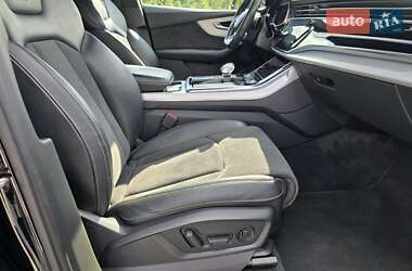 Позашляховик / Кросовер Audi Q7 2020 в 