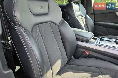 Позашляховик / Кросовер Audi Q7 2020 в 