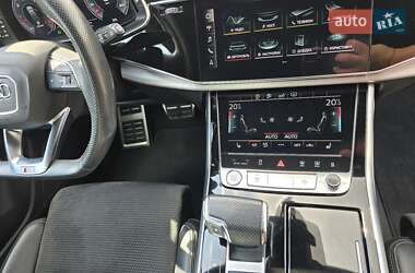 Позашляховик / Кросовер Audi Q7 2020 в 