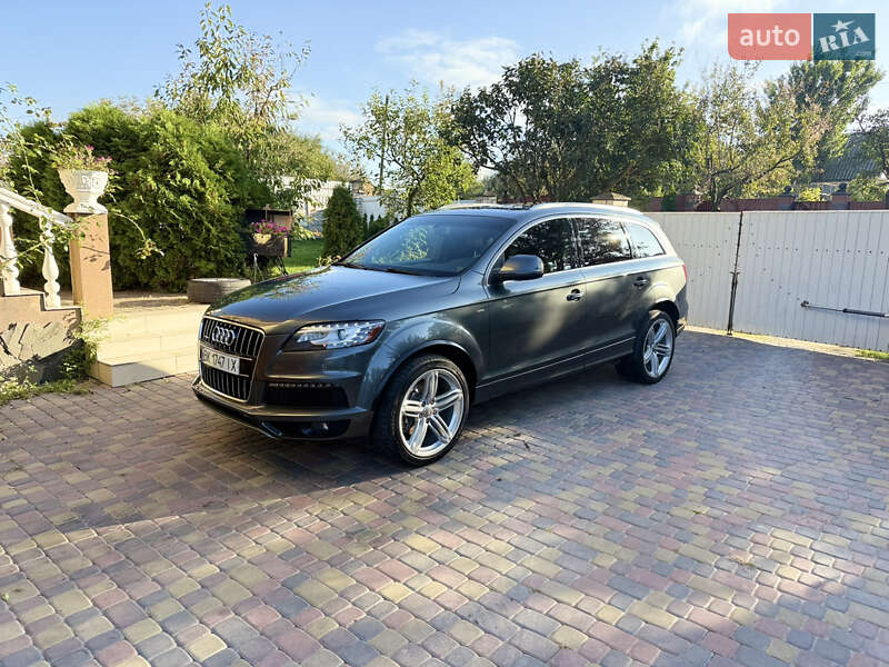Позашляховик / Кросовер Audi Q7 2011 в 
