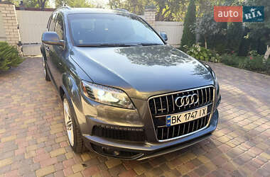 Позашляховик / Кросовер Audi Q7 2011 в 