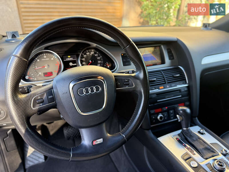 Внедорожник / Кроссовер Audi Q7 2011 в Ровно