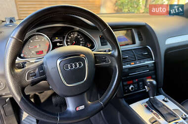 Позашляховик / Кросовер Audi Q7 2011 в 
