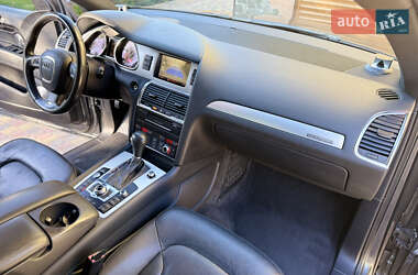 Позашляховик / Кросовер Audi Q7 2011 в 