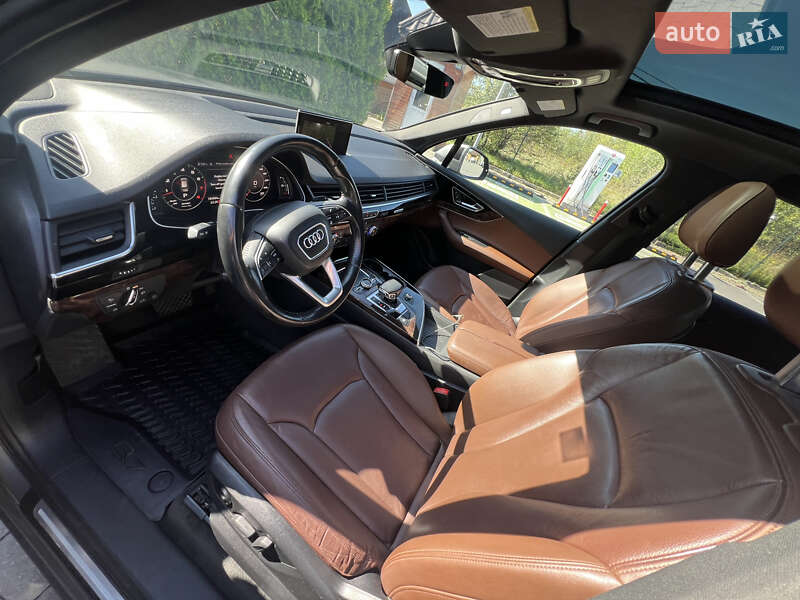 Позашляховик / Кросовер Audi Q7 2016 в Стрию
