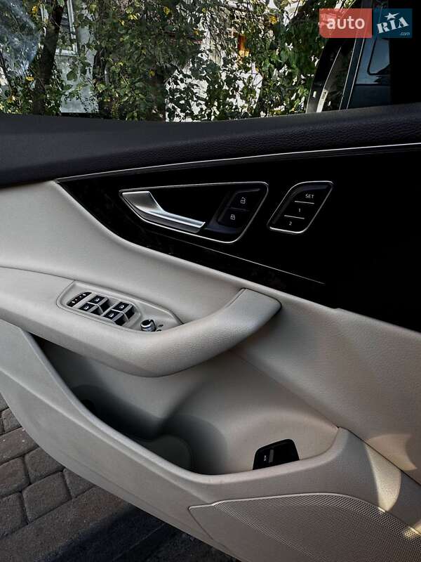 Внедорожник / Кроссовер Audi Q7 2016 в Ивано-Франковске