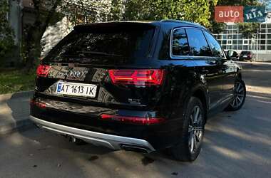 Внедорожник / Кроссовер Audi Q7 2016 в 