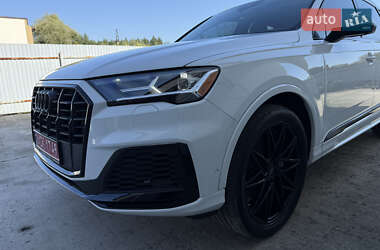 Позашляховик / Кросовер Audi Q7 2020 в 