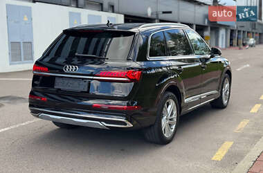 Позашляховик / Кросовер Audi Q7 2020 в 