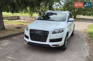 Внедорожник / Кроссовер Audi Q7 2015 в 