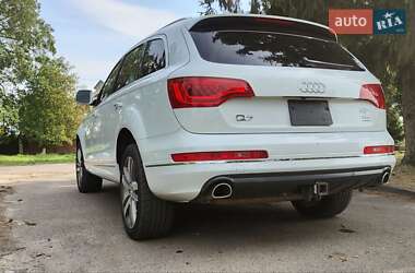 Внедорожник / Кроссовер Audi Q7 2015 в 