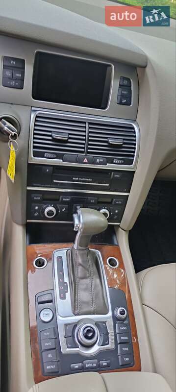 Позашляховик / Кросовер Audi Q7 2015 в Дубні