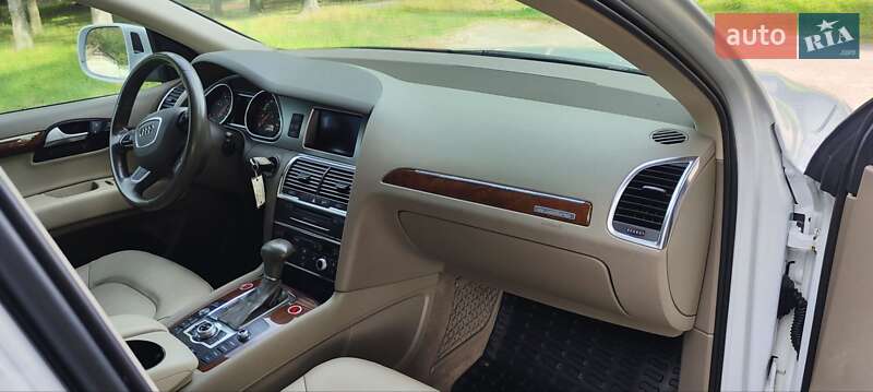 Позашляховик / Кросовер Audi Q7 2015 в Дубні