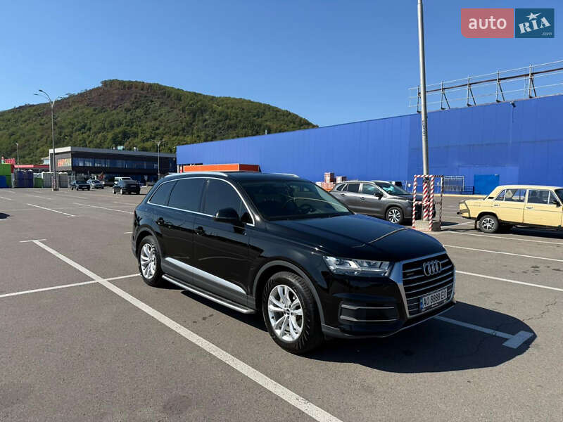 Внедорожник / Кроссовер Audi Q7 2017 в Мукачево
