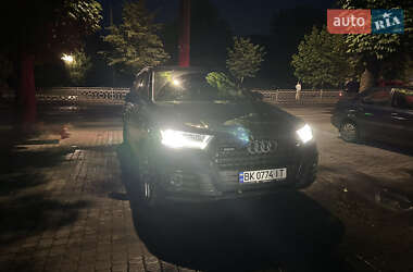 Внедорожник / Кроссовер Audi Q7 2019 в 