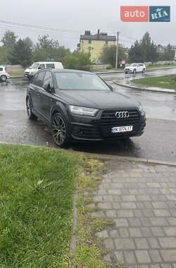 Внедорожник / Кроссовер Audi Q7 2019 в 