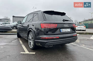 Внедорожник / Кроссовер Audi Q7 2019 в 