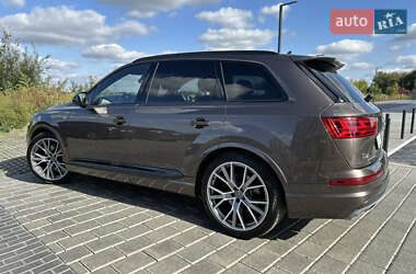 Позашляховик / Кросовер Audi Q7 2016 в 