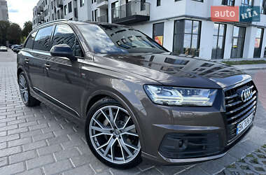 Позашляховик / Кросовер Audi Q7 2016 в 