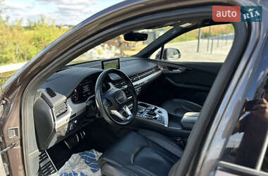 Позашляховик / Кросовер Audi Q7 2016 в 