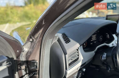 Позашляховик / Кросовер Audi Q7 2016 в 