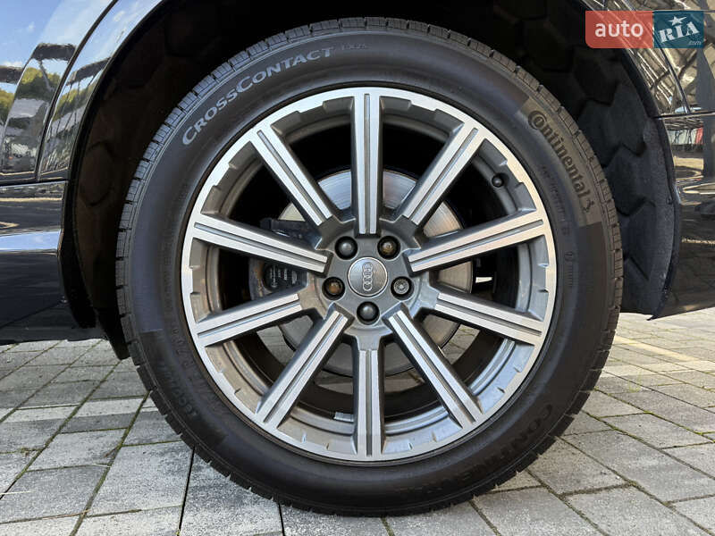 Позашляховик / Кросовер Audi Q7 2017 в Львові
