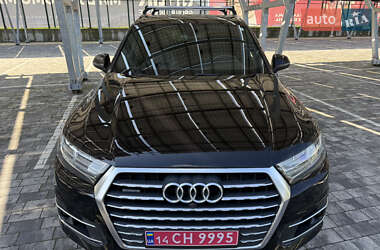 Внедорожник / Кроссовер Audi Q7 2017 в 