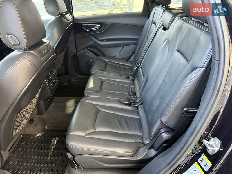 Позашляховик / Кросовер Audi Q7 2017 в Львові