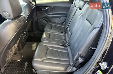 Внедорожник / Кроссовер Audi Q7 2017 в 