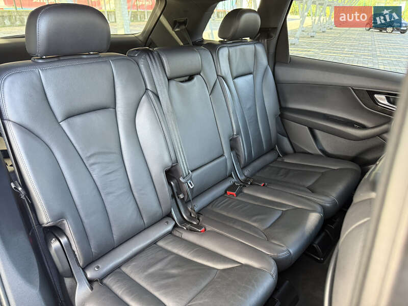 Позашляховик / Кросовер Audi Q7 2017 в Львові