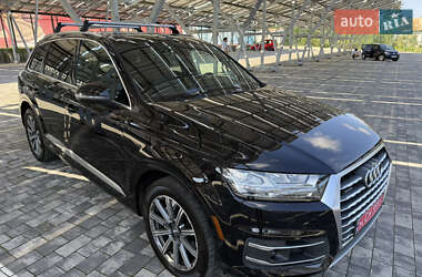 Внедорожник / Кроссовер Audi Q7 2017 в 