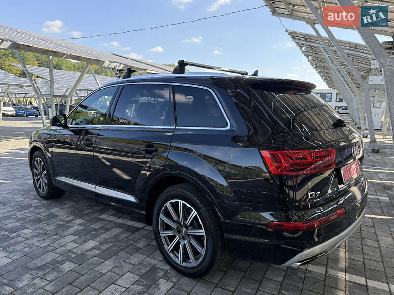 Позашляховик / Кросовер Audi Q7 2017 в Львові