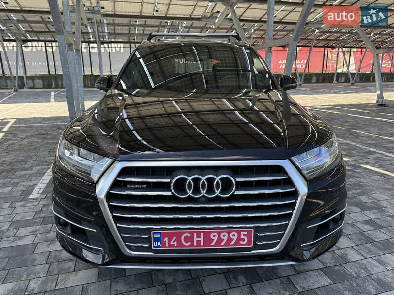 Позашляховик / Кросовер Audi Q7 2017 в Львові