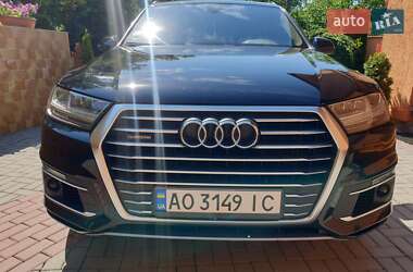 Внедорожник / Кроссовер Audi Q7 2016 в 