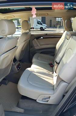 Позашляховик / Кросовер Audi Q7 2010 в 