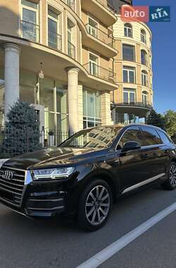 Внедорожник / Кроссовер Audi Q7 2018 в Киеве