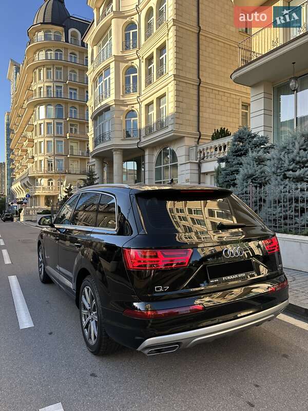 Позашляховик / Кросовер Audi Q7 2018 в Києві