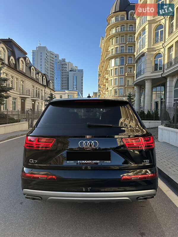 Позашляховик / Кросовер Audi Q7 2018 в Києві