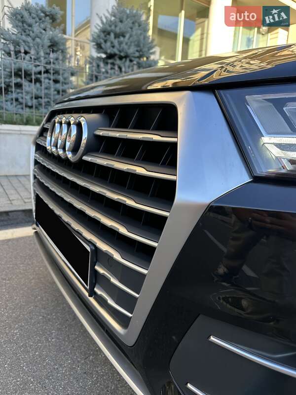 Позашляховик / Кросовер Audi Q7 2018 в Києві