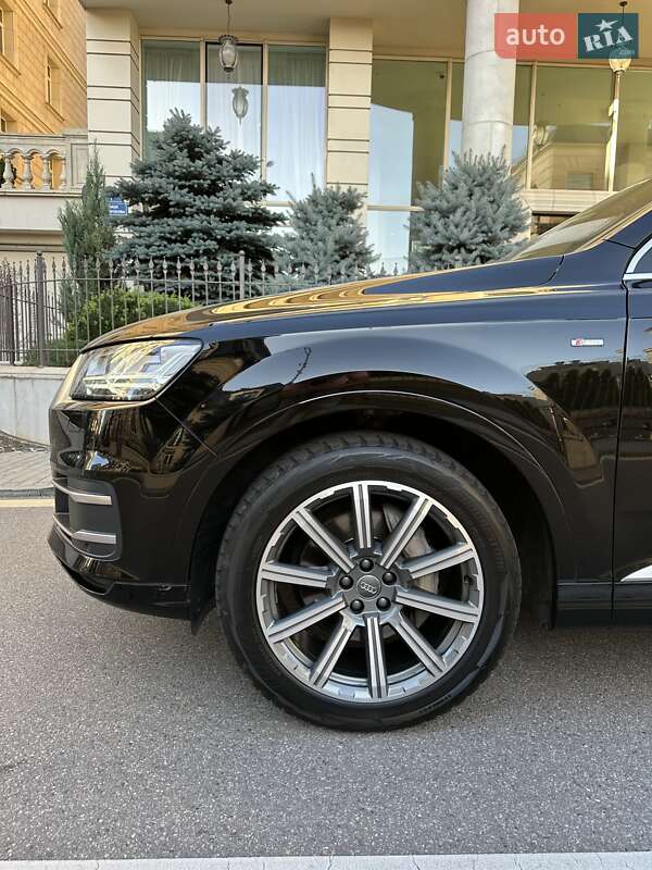 Позашляховик / Кросовер Audi Q7 2018 в Києві