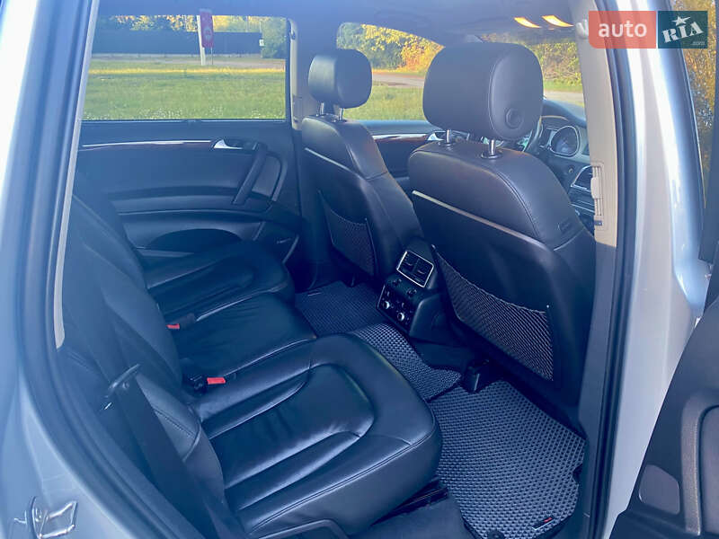 Позашляховик / Кросовер Audi Q7 2013 в Конотопі