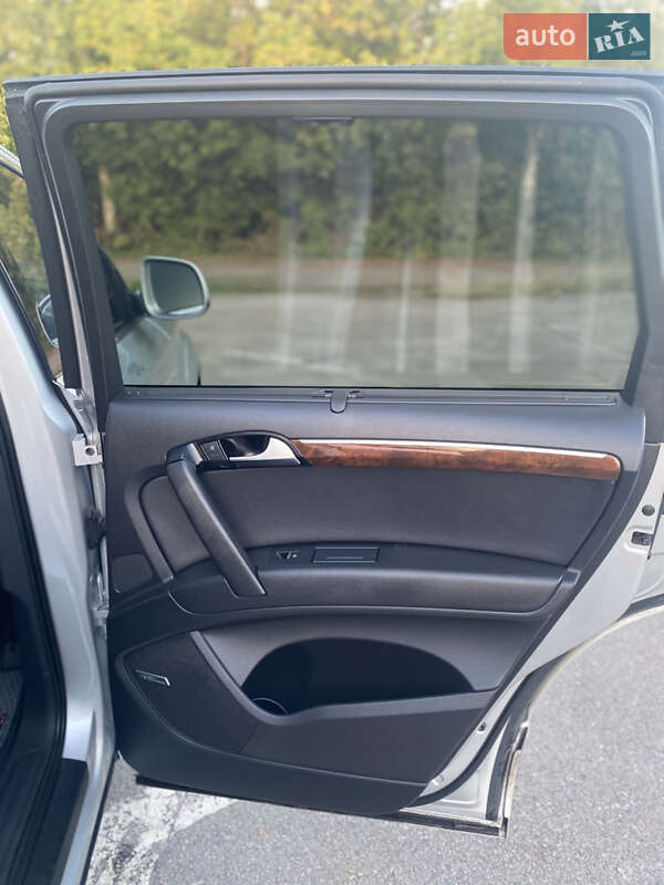 Позашляховик / Кросовер Audi Q7 2013 в Конотопі