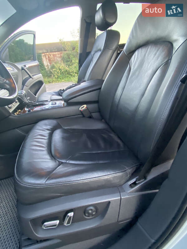 Позашляховик / Кросовер Audi Q7 2013 в Конотопі