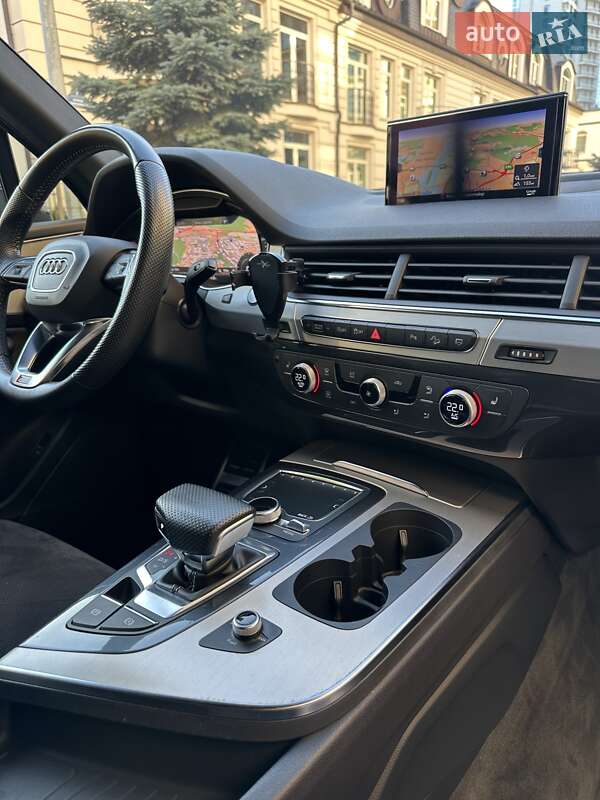 Позашляховик / Кросовер Audi Q7 2018 в Києві
