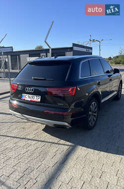 Позашляховик / Кросовер Audi Q7 2017 в 
